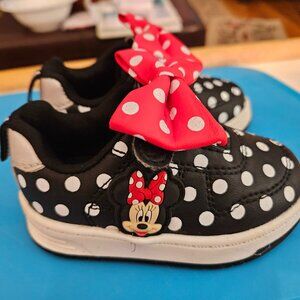minnie mouse baby girl size 4 casual sneakers ADORABLE